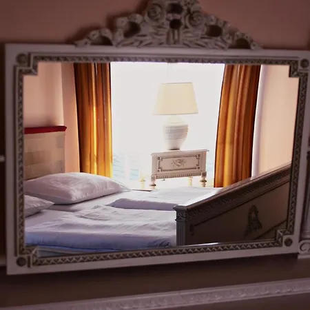 Hotel Monica 3*