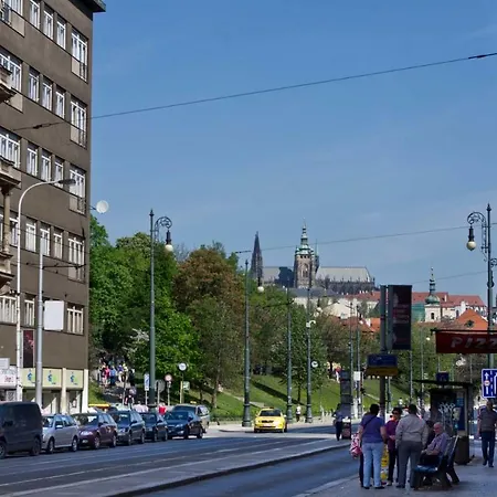 Apartments In Mala Strana - 10 Minutes From Charles Bridge