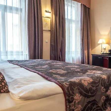 Ea Embassy Hotel 4*