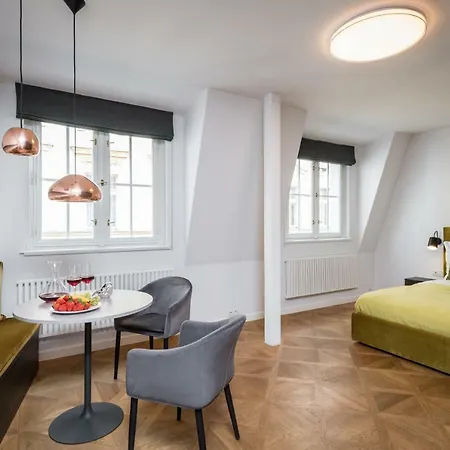 Exclusive Old Town Near Charles Bridge פראג