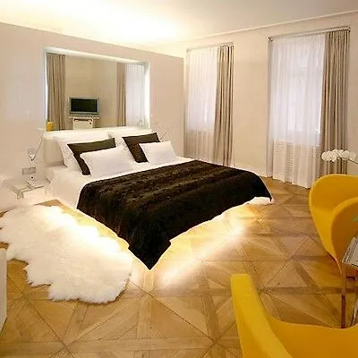 Three Storks 5* Прага