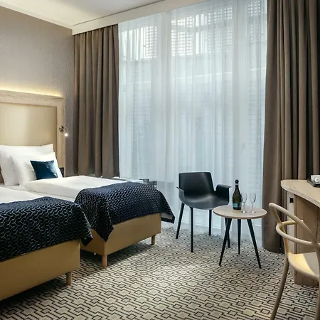 Astoria 4*
