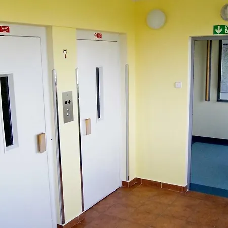Km House Cerny Most Прага