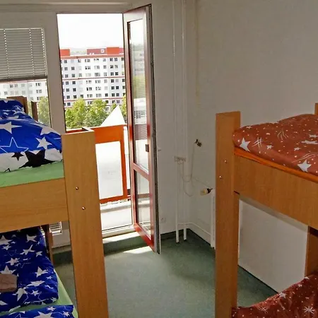 Km House Cerny Most Хостел *