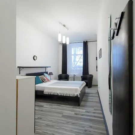 Modern Skolska 20 Apartment Prague