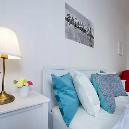Adela Center Apartment *