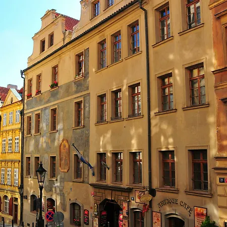 Thunovska Apartmán *
