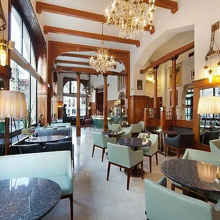 Hotell Paris 5*