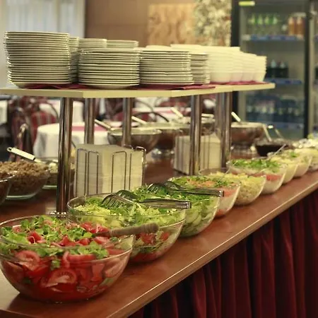 Hotel Krystal 3*