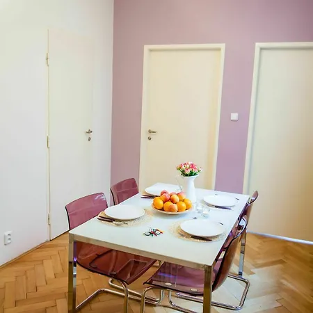 Apartment Lovely In Center