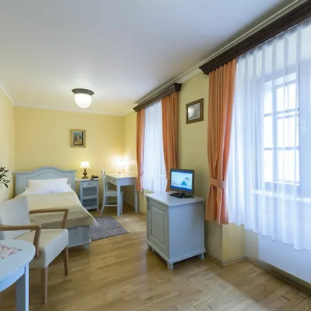 Cerny Slon Otel