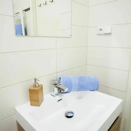 Lovely In Center Apartment