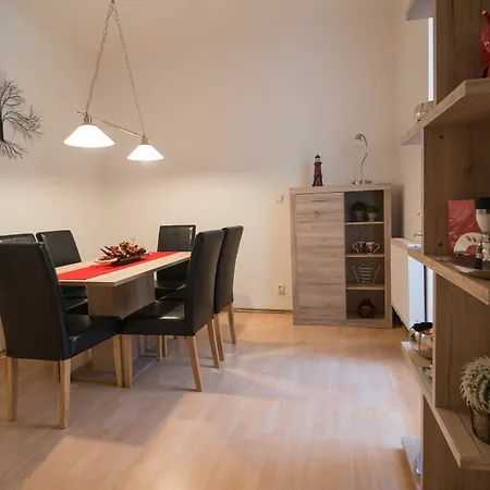 Apartment 2 Bedroom Close To Castle Prague