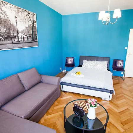 Lovely In Center Apartment *