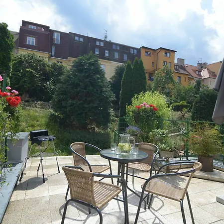 2 Bedroom Close To Castle Apartment Prague