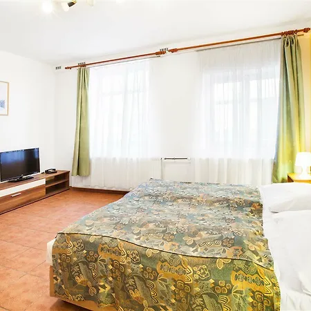 House Zizkov 3* Прага