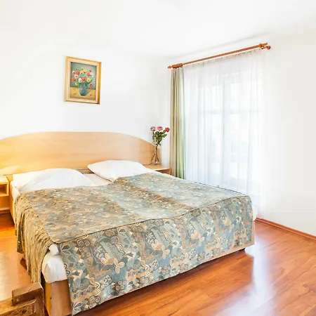 Отель House Zizkov 3*