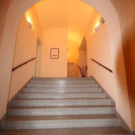 Halkova 5 Apartment