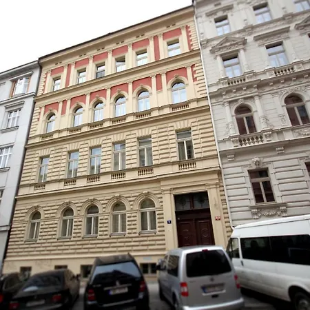 Apartment Halkova 5