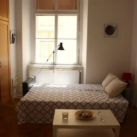 Spacious Charles Bridge Apt In The Heart Of * Prague