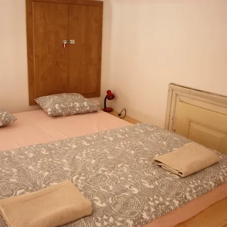 Apartment Spacious Charles Bridge Apt In The Heart Of Prague