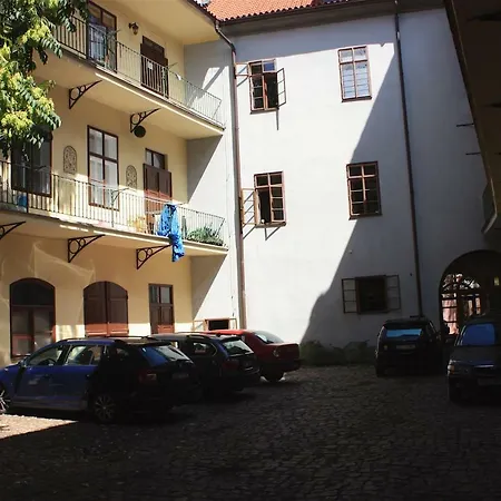 Spacious Charles Bridge Apt In The Heart Of Prague