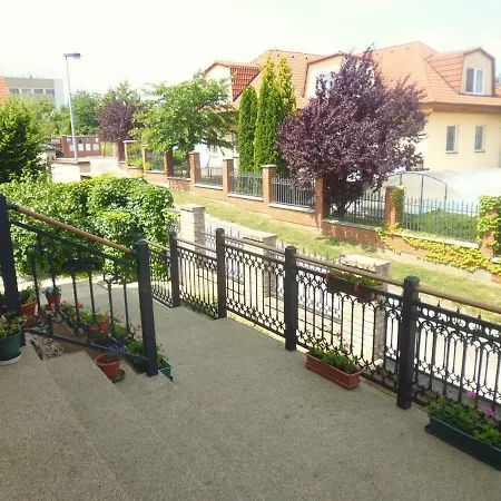 Nad Helmrovkou Homestay