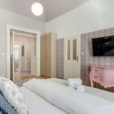 Centre By Michal&friends Apartment *