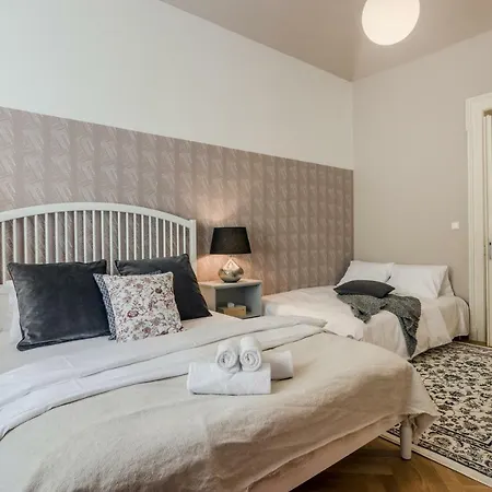 Centre By Michal&friends Apartment