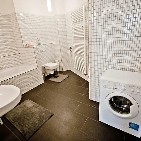 Center Of - Comfortable Home-like Apartment