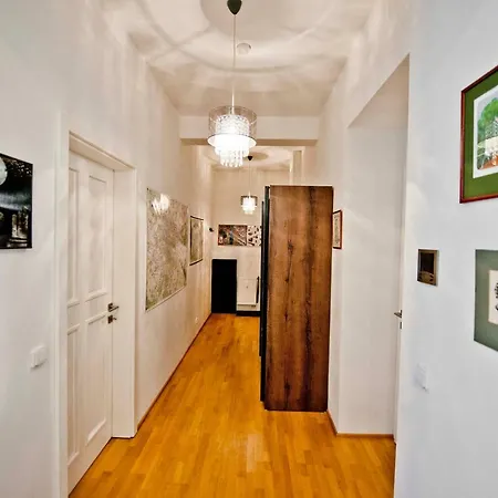 Center Of - Comfortable Home-like Prague