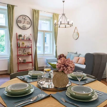 Kent Ridge Loft Apartment Prague