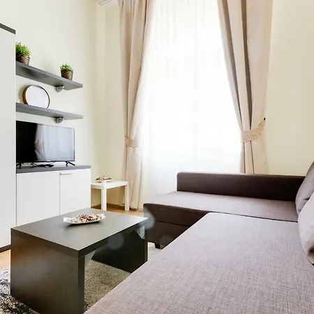 Halkova 5 Apartment