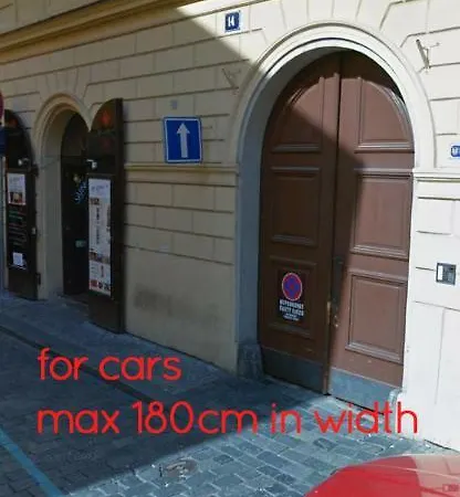 Spacious Charles Bridge Apt In The Heart Of