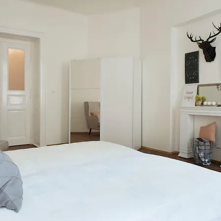 Kent Ridge Loft * Prague