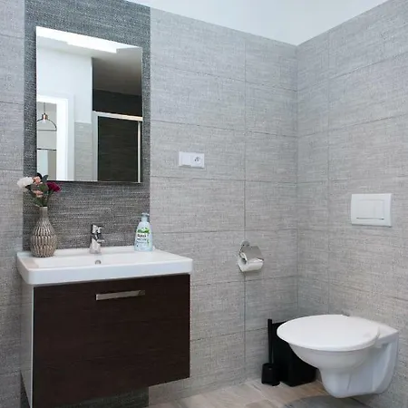 Kent Ridge Loft Apartment Prague