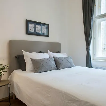 Kent Ridge Loft Apartment Prague