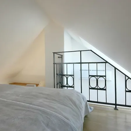 Expat House * Praga