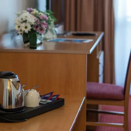 Globus Hotel 3*