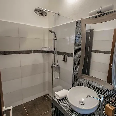 Stylish Close To Eden Garden * Praga