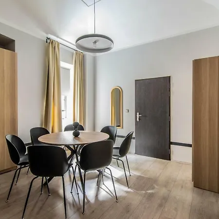 Apartamento Stylish Close To Eden Garden Praga
