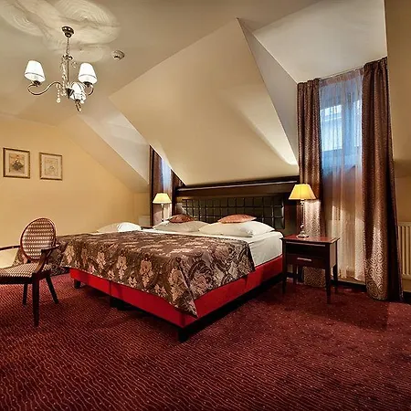 Ea Embassy Hotel 4*