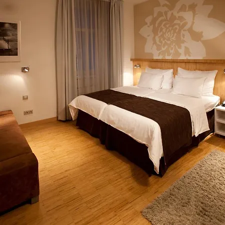 Dahlia Prague
