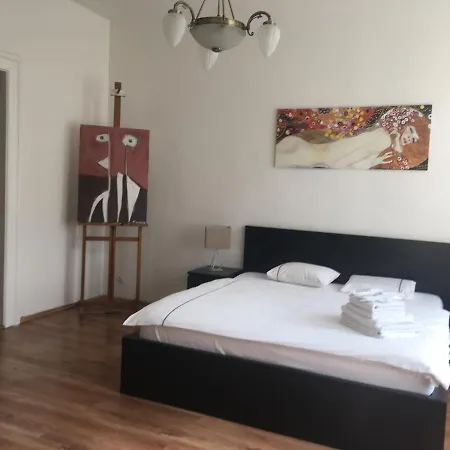 Exclusive On Zborovska Apartment Prague
