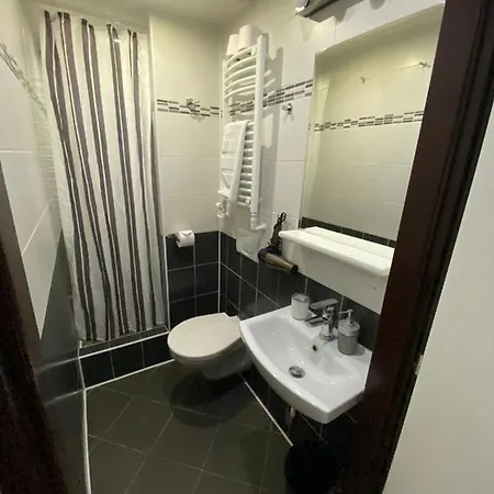 Central Studios Hotel 3*