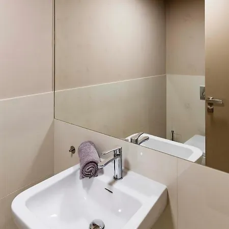 New Luxury Apt With Ac&parking In The Center Of Apartman Prága