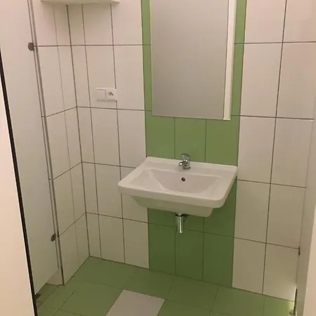 1st Capsule Old Town Hostel Prague