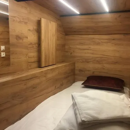 1st Capsule Old Town Hostel Prague