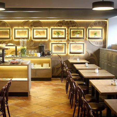 King Charles Boutique Hotel 4*