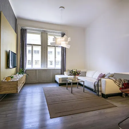 Wishlist Residences - Karlin Free Parking Апартаменты